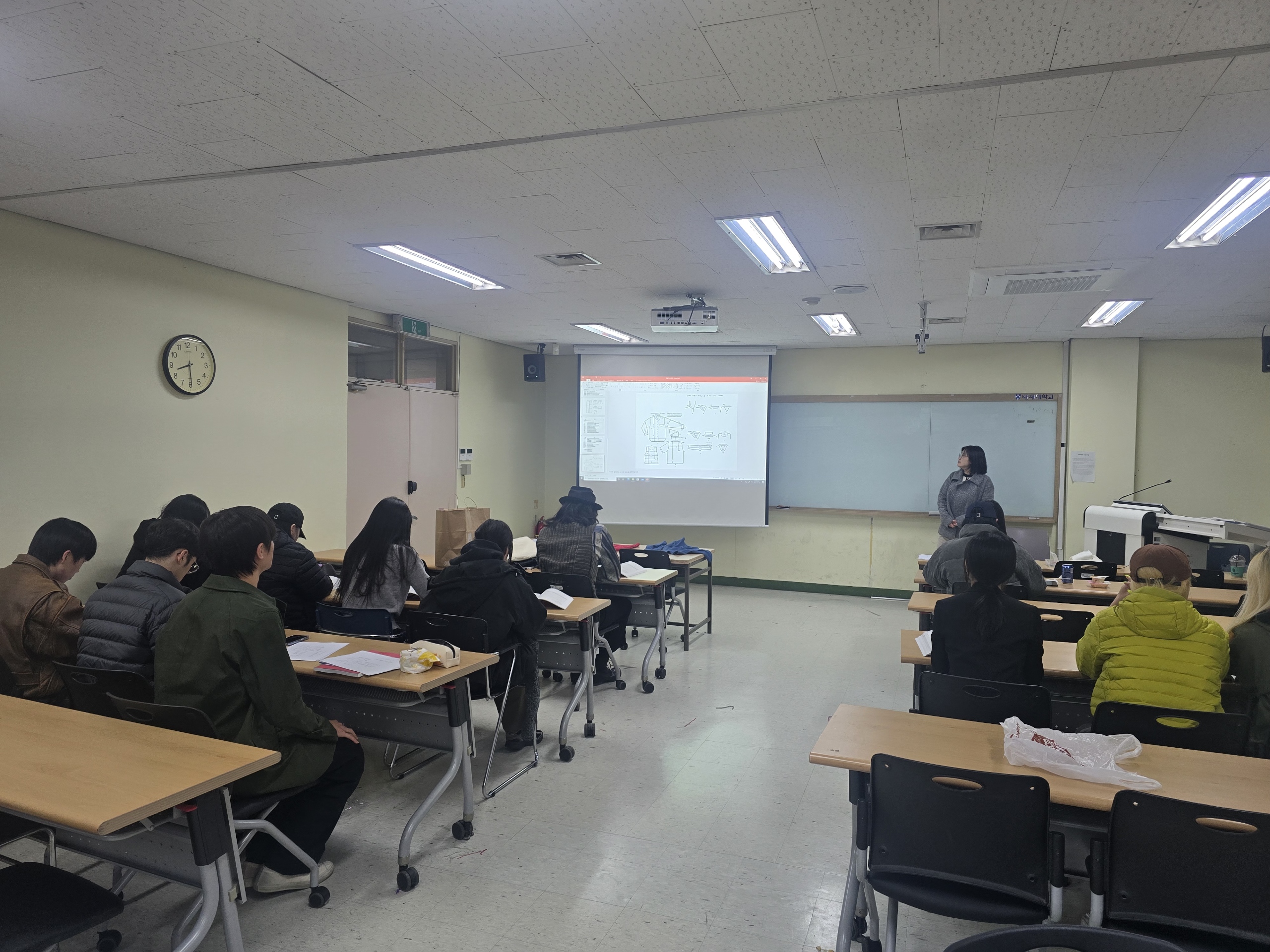 1. 테크니컬디자이너 자격과정 수업 장면