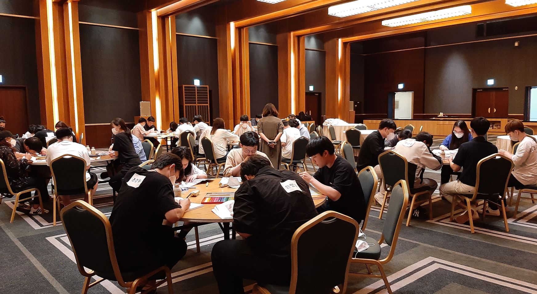 지난 25,26일 배재대 학생상담실이 무주 덕유산 리조트에서 65명의 재학생을 대상으로 공감힐링 워크숍을 가졌다.